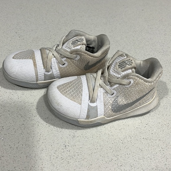 Toddler boy Nike Kyrie Irving shoes - Picture 3 of 6